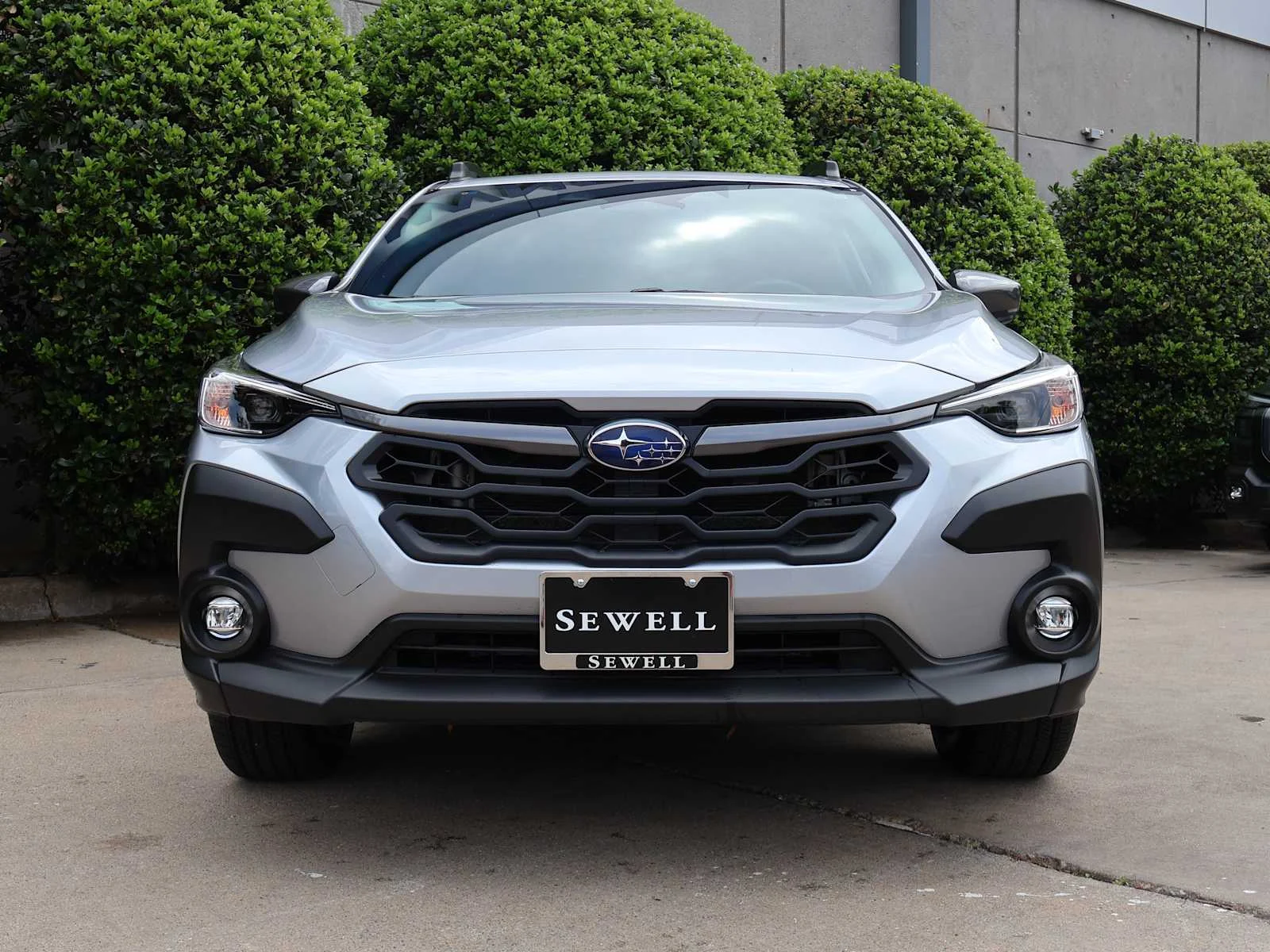 Certified Used 2025 Ice Silver Metallic Subaru Premium image 2