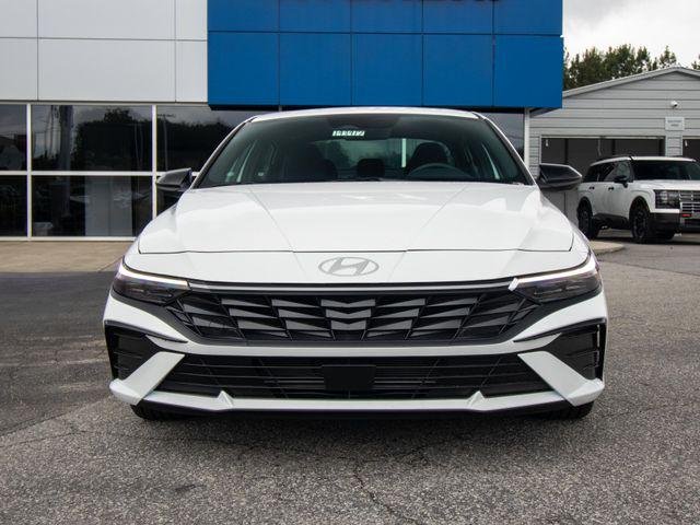 New 2026 White Hyundai SEL Sport Premium image 2