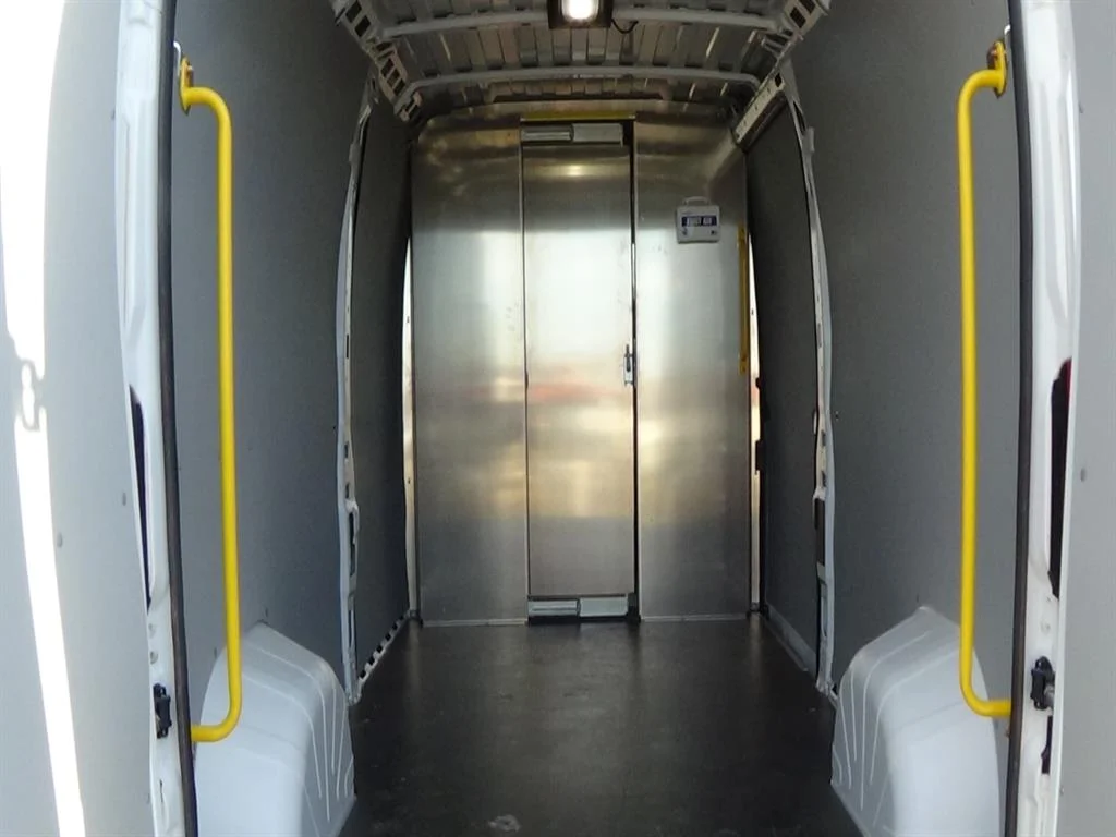 Used 2025 Bright White Clear Coat (pw7) RAM Tradesman 2500 image 11