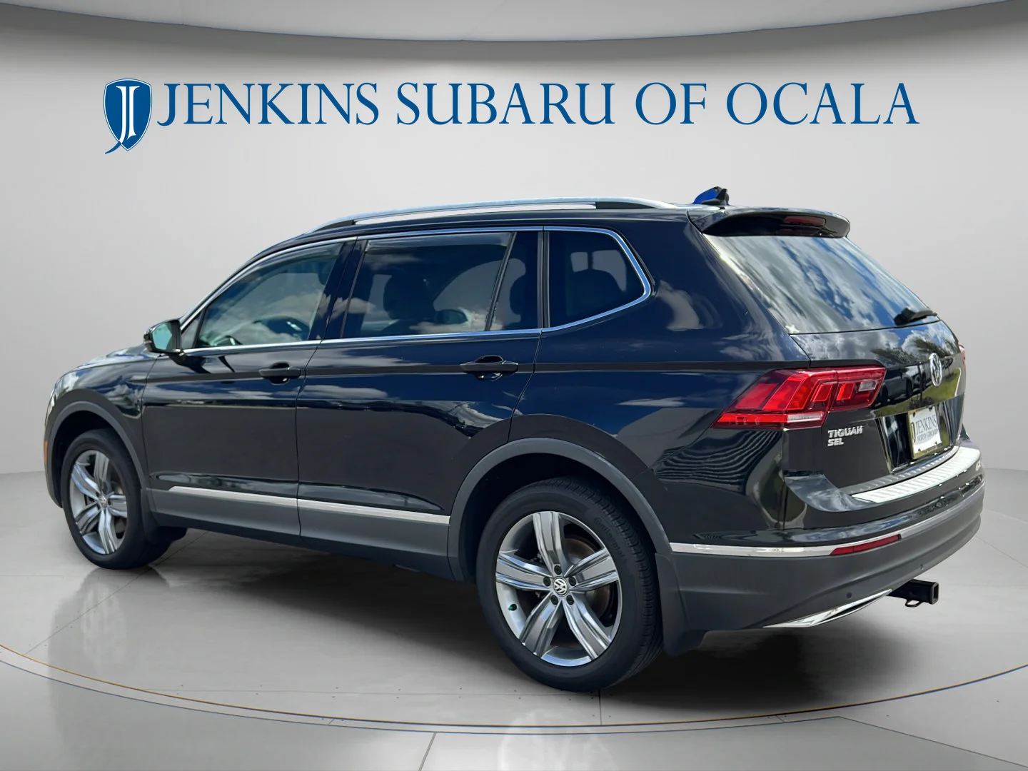 Used 2020 Deep Black Volkswagen SEL image 6