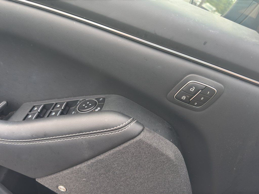 Used 2023 Grabber Blue Metallic Ford Premium image 14