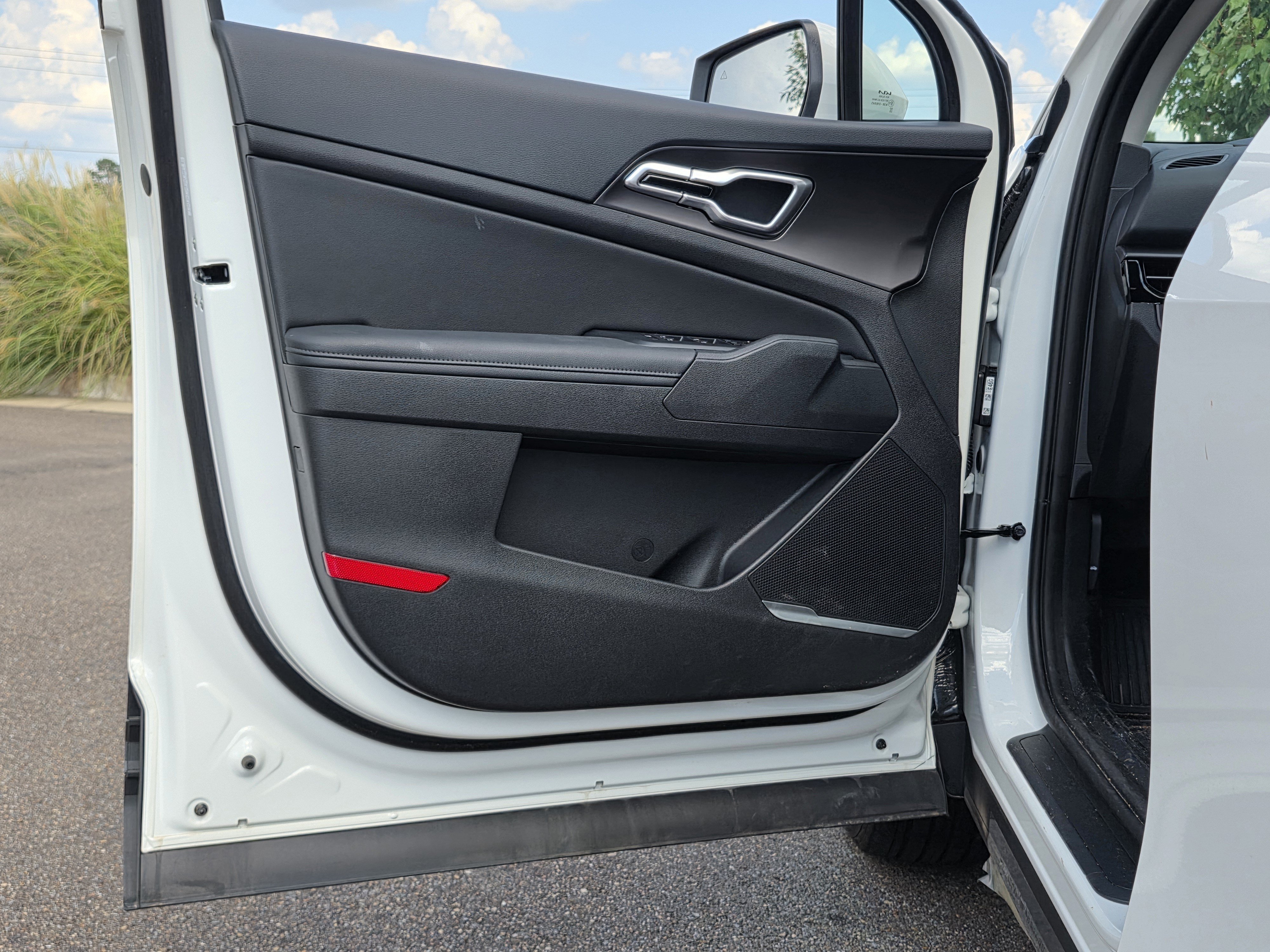 New 2026 Snow White Pearl Kia EX image 10
