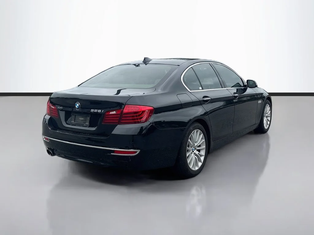 Used 2015 Black BMW 528i xDrive image 3