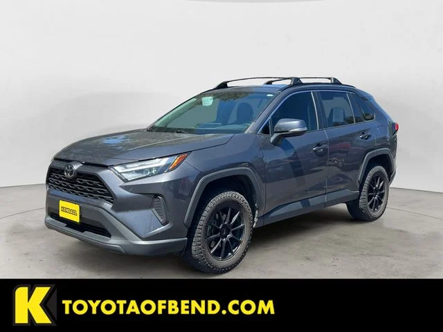 2022 Toyota RAV4 XLE AWD's photo