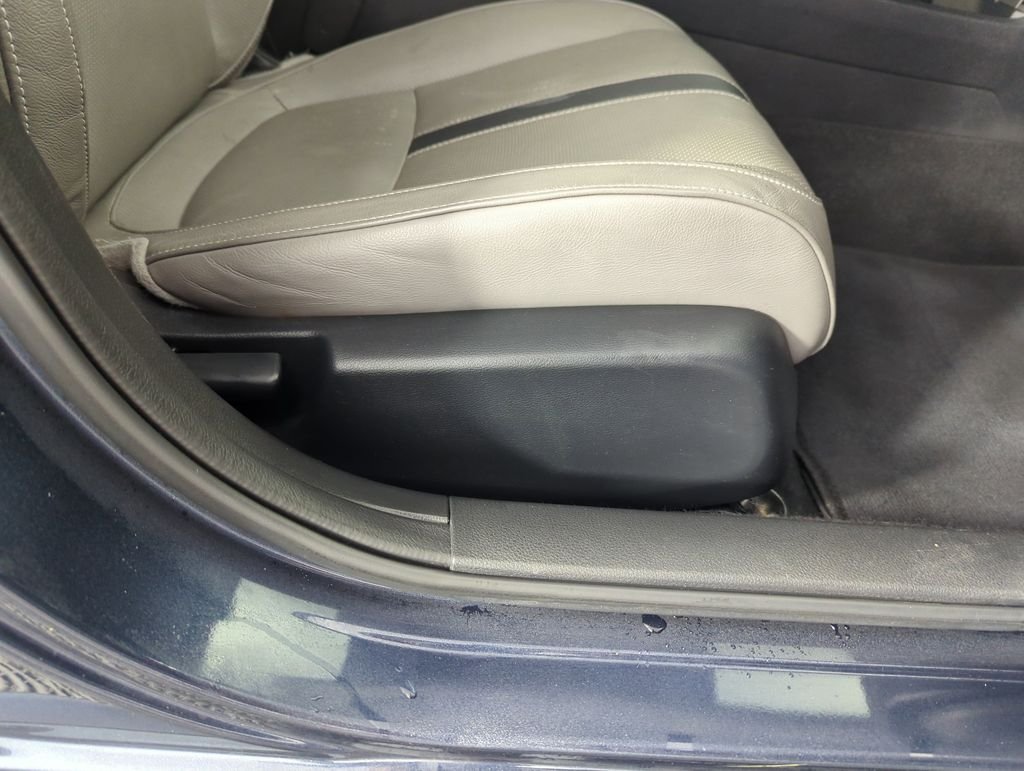 Used 2017  Honda EX-L image 38