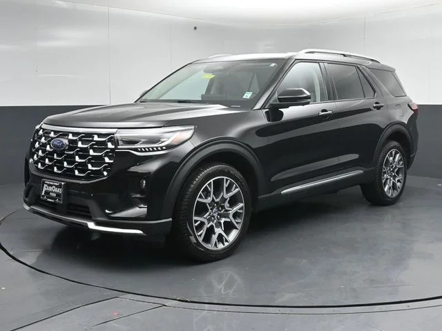 Used 2025 Black Metallic Ford Platinum image 3