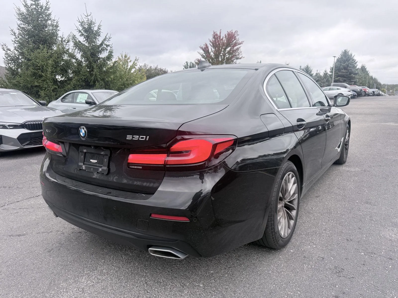 Used 2023 Black Sapphire Metallic BMW 530i xDrive image 7