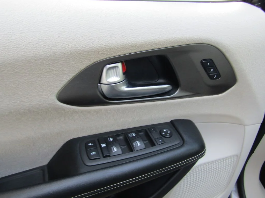 Used 2021 Gray Chrysler Touring L image 24