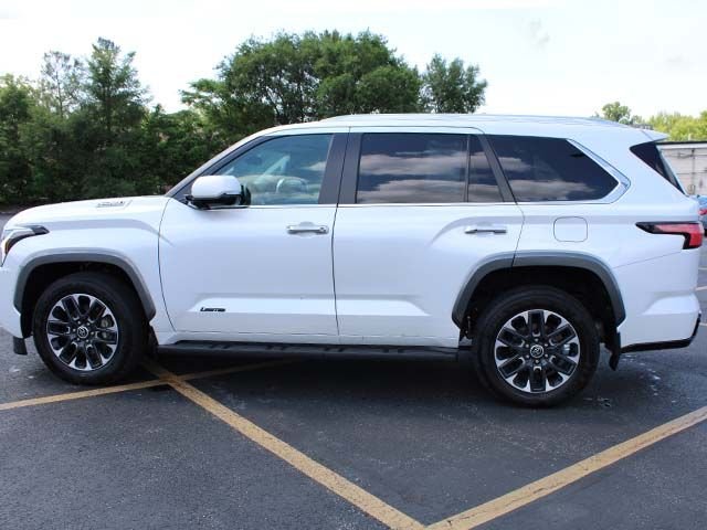 Used 2024 Wind Chill Pearl Toyota Limited image 7