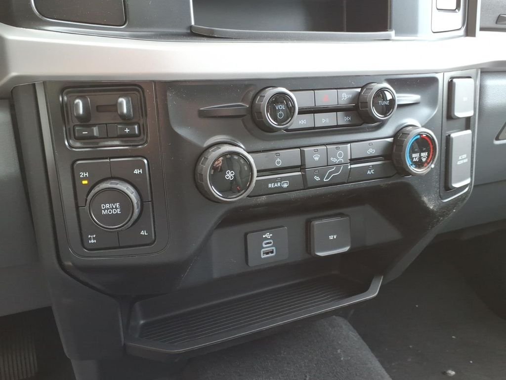 New 2026 Agate Black Metallic Ford F-250® XLT image 20