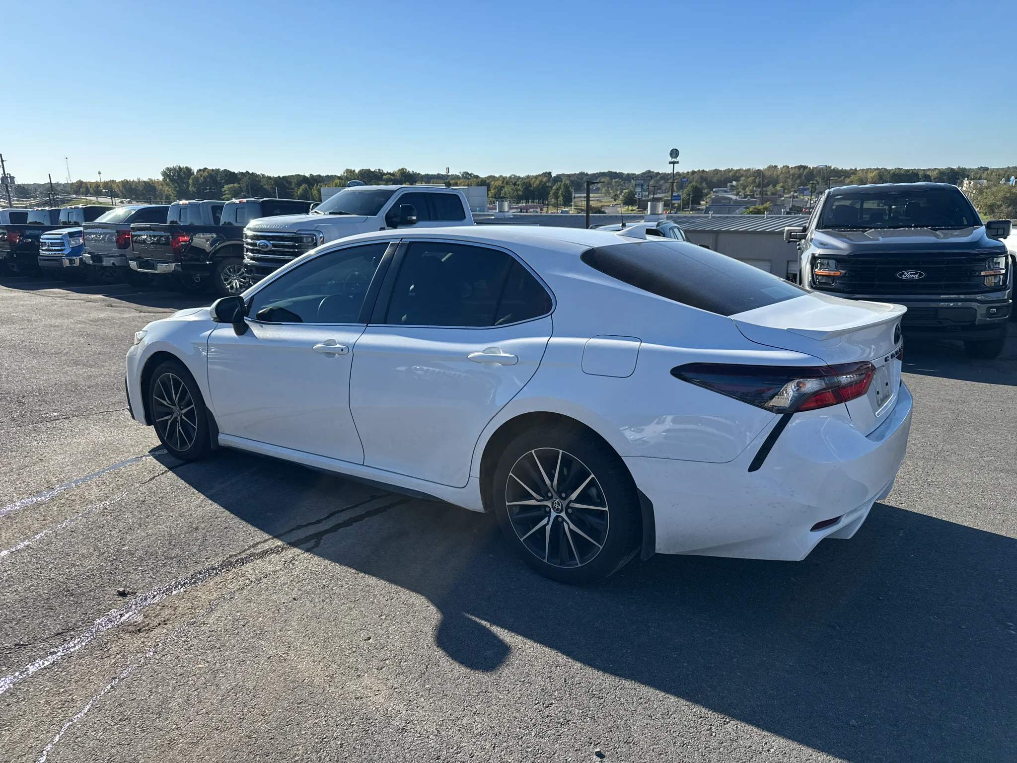 Used 2023 Ice Cap Toyota SE image 8
