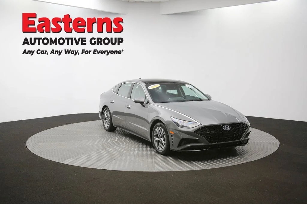 Used 2022 Gray Hyundai SEL image 48