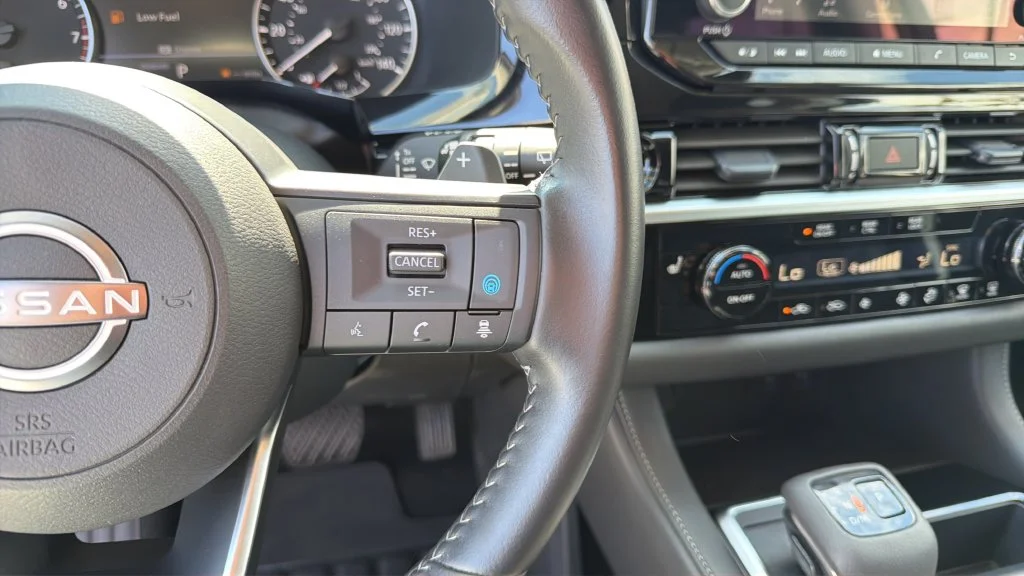 Used 2025 White Nissan SV image 22