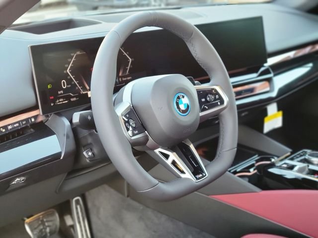 Used 2026 Gray BMW 550e xDrive image 13