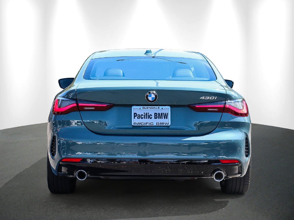 2026 BMW 4 Series photo 5