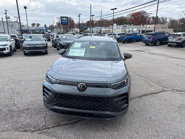 2026 Volkswagen Tiguan SE R-LINE BLACK - Photo 7