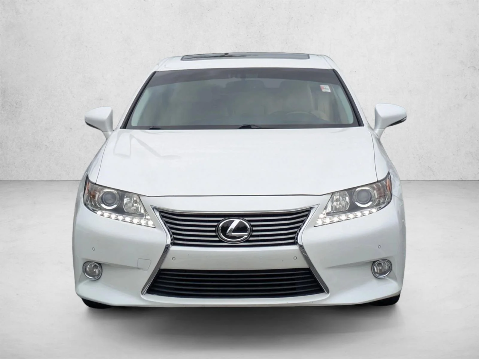 Used 2014 Starfire Pearl Lexus  image 2