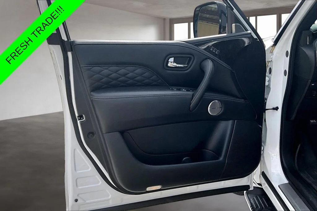 Used 2024 White INFINITI Sensory image 19