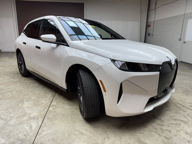 2026 BMW iX 60 - Photo 7