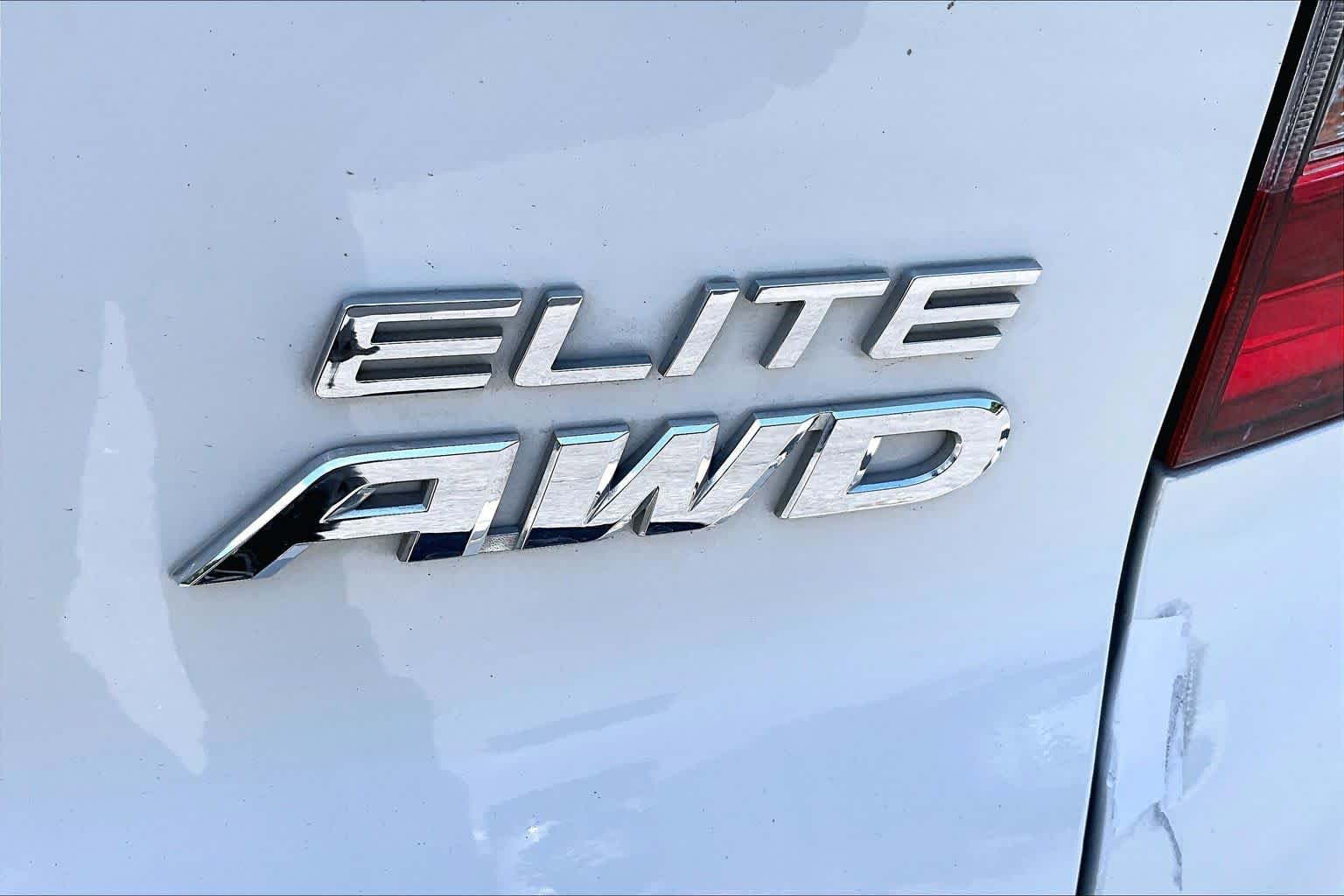 Used 2021 Platinum White Pearl Honda Elite image 10