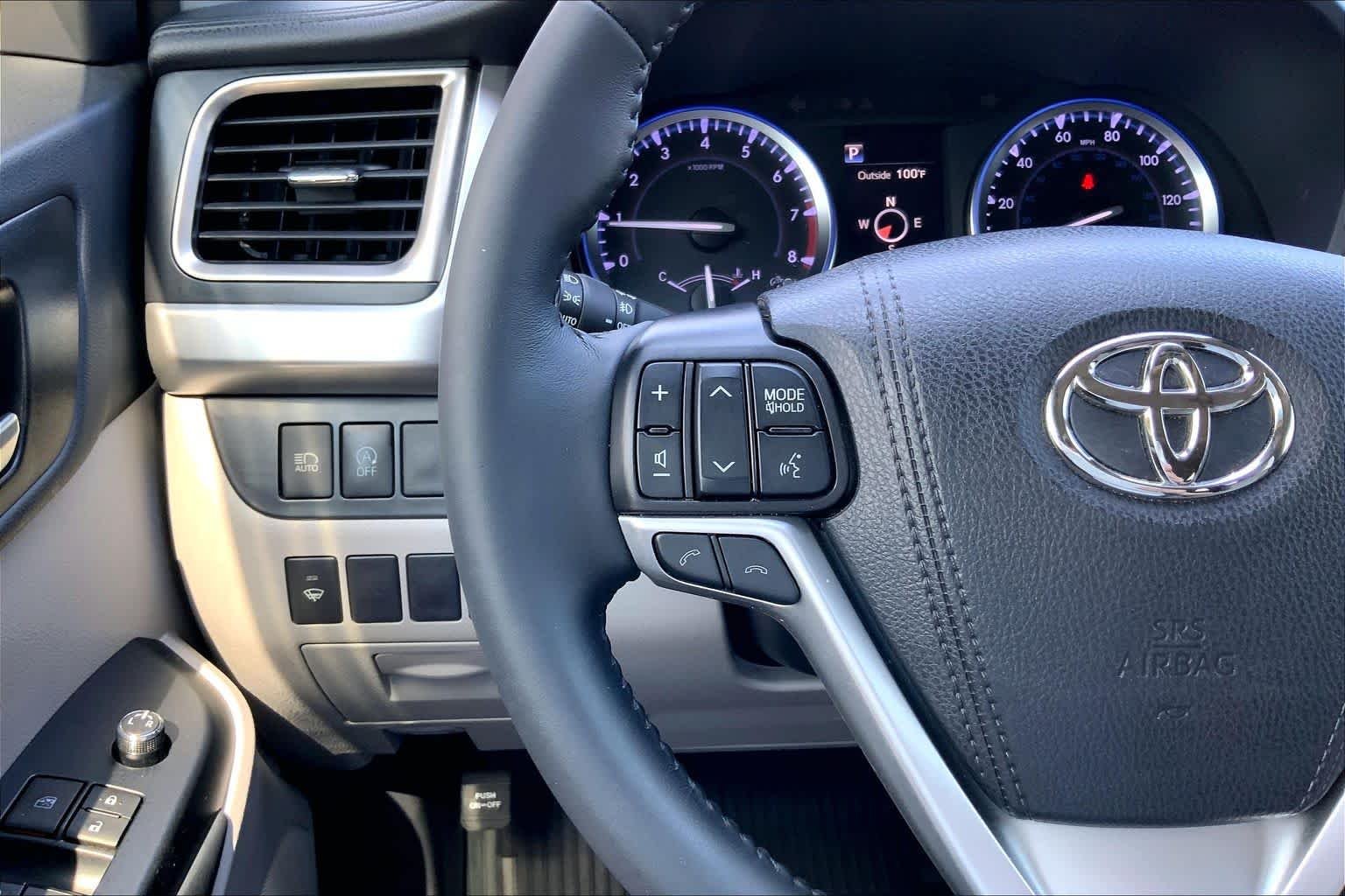Used 2019 Celestial Silver Metallic Toyota XLE image 24