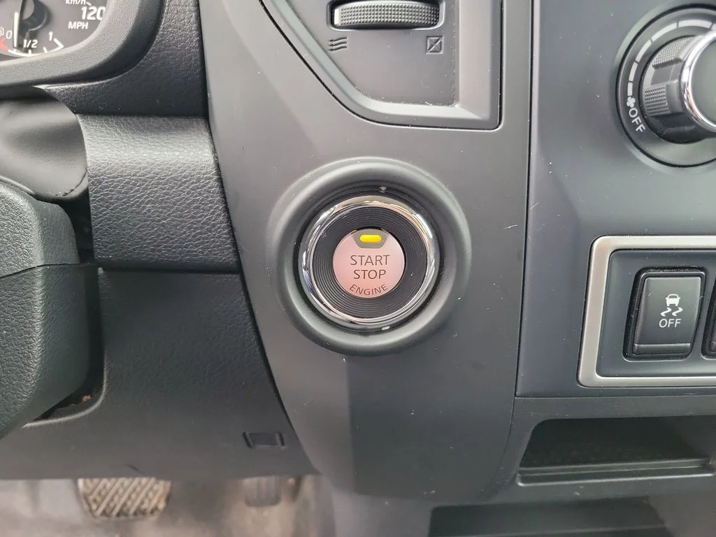 Used 2022 Glacier White Nissan S image 24