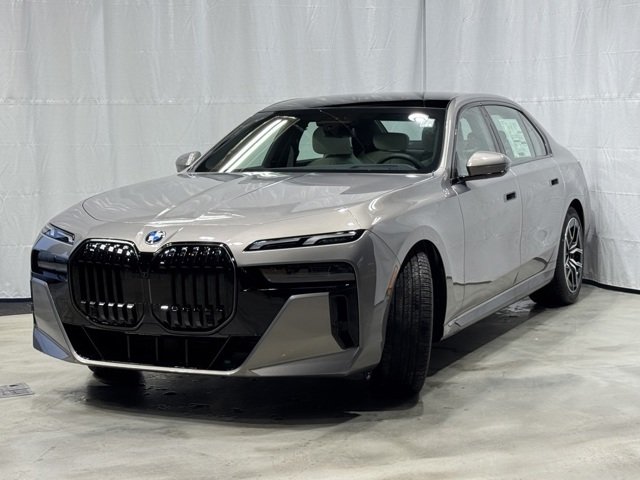 New 2026 Oxide Grey Metallic BMW 760i xDrive image 3