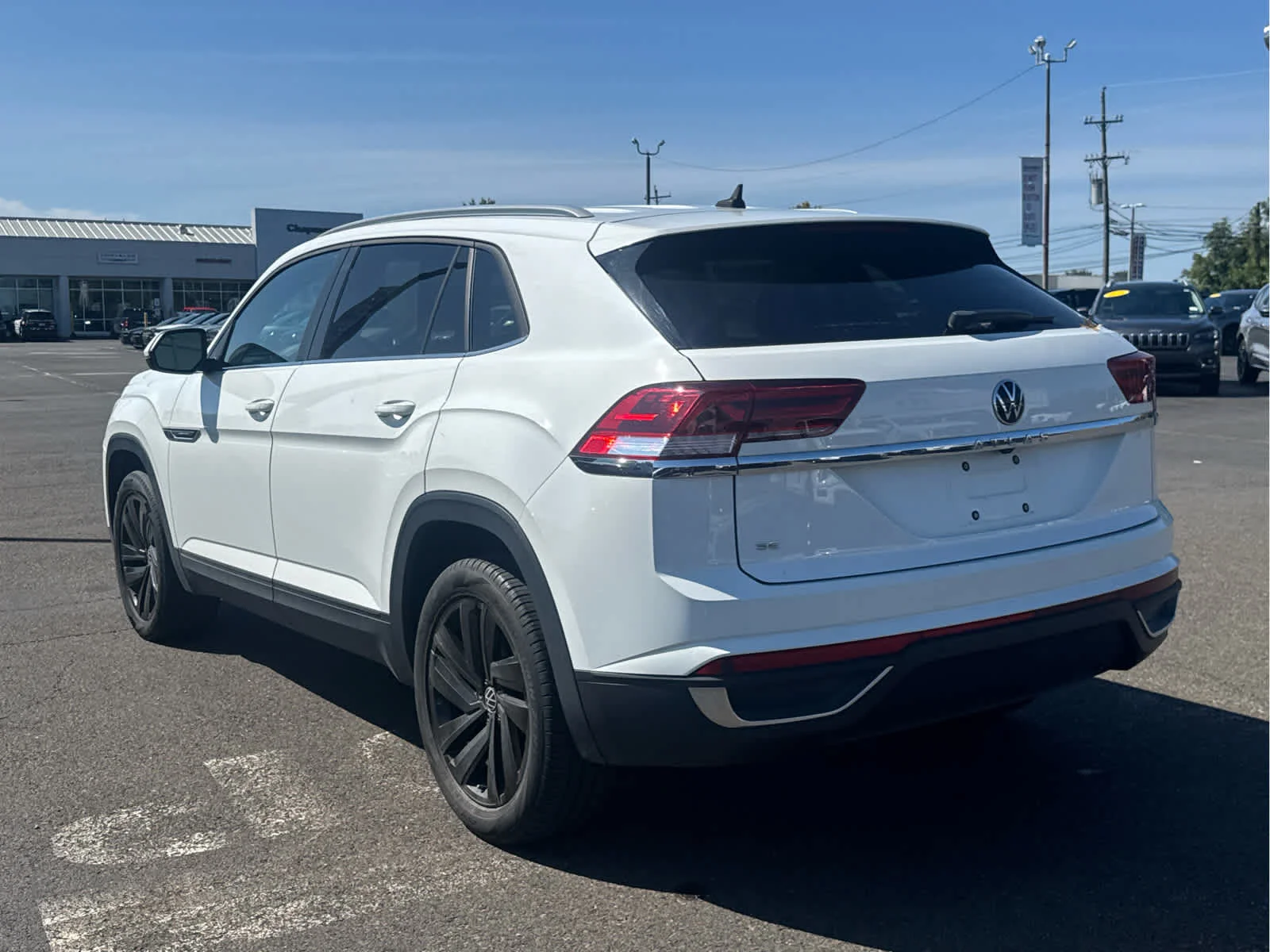 Used 2021 Pure White Volkswagen 2.0T SE w/Technology image 3
