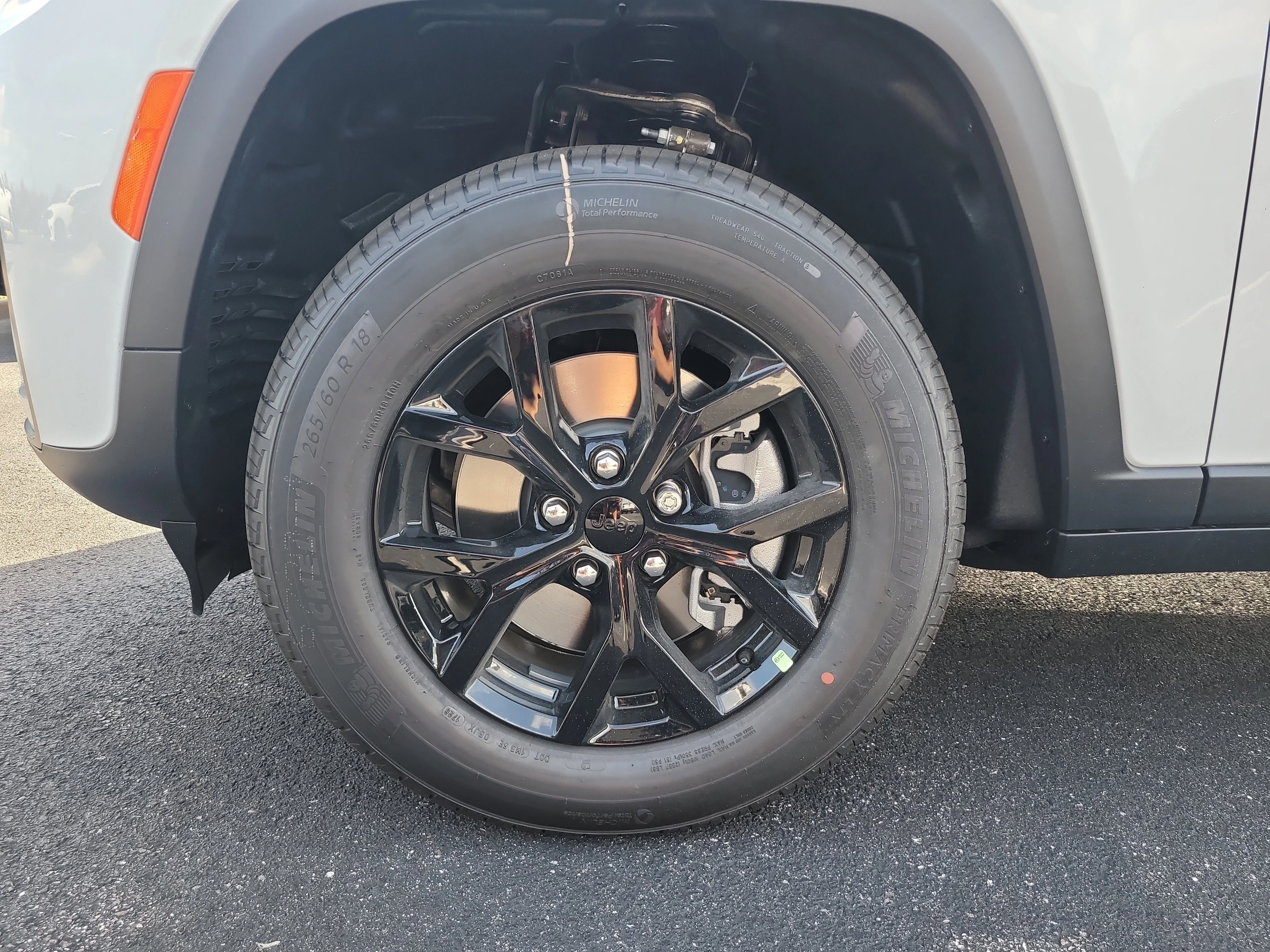 New 2026 Bright White Clearcoat Jeep Laredo Altitude image 10