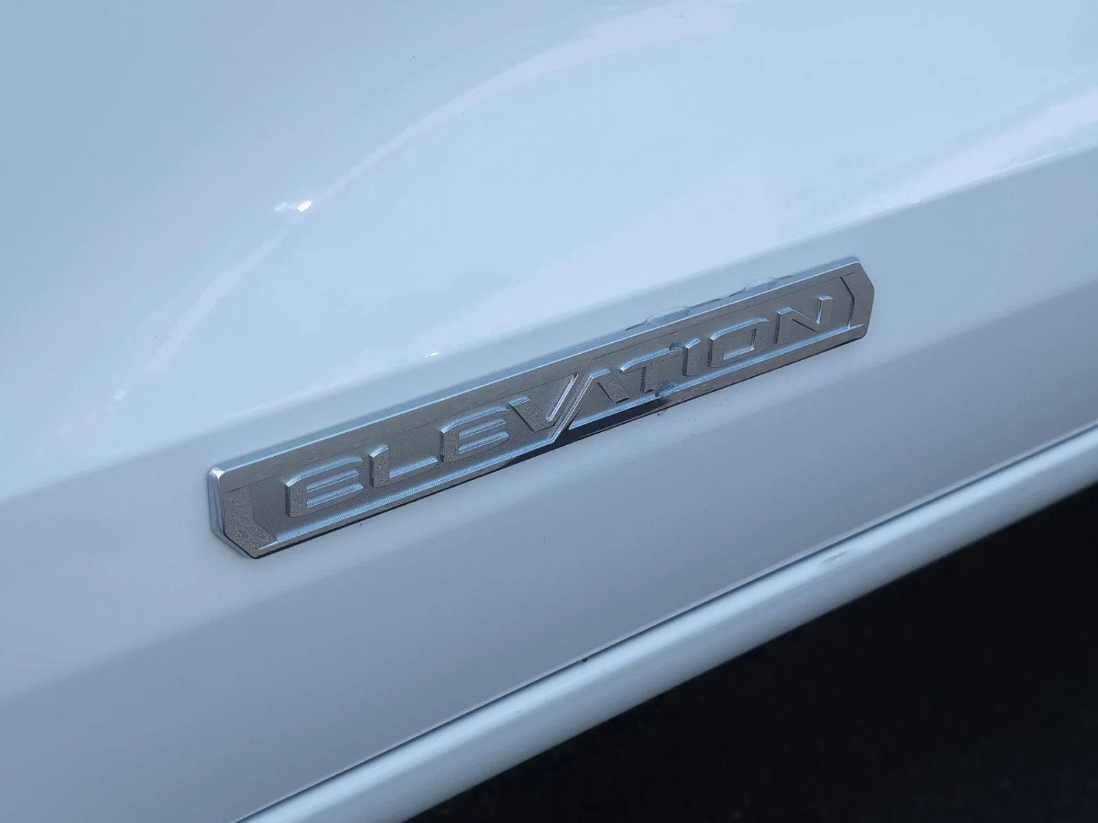 New 2026 Summit White GMC Elevation image 33