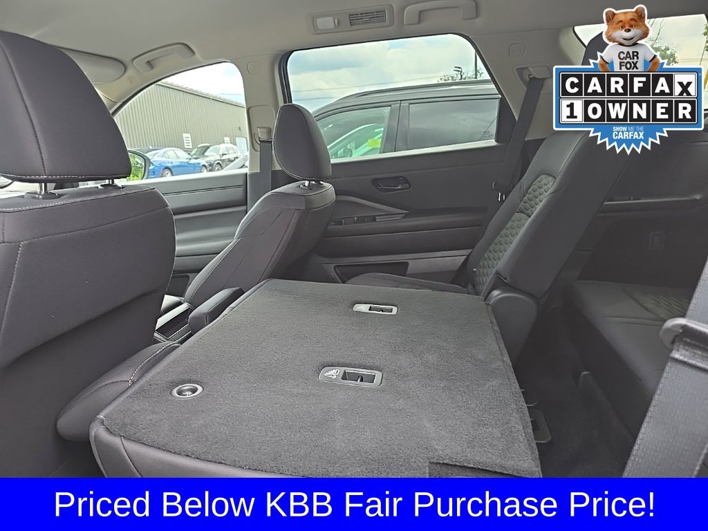 Used 2025 Silver Nissan S image 13