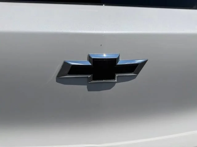 New 2026 Iridescent Pearl Tricoat Chevrolet ACTIV image 18