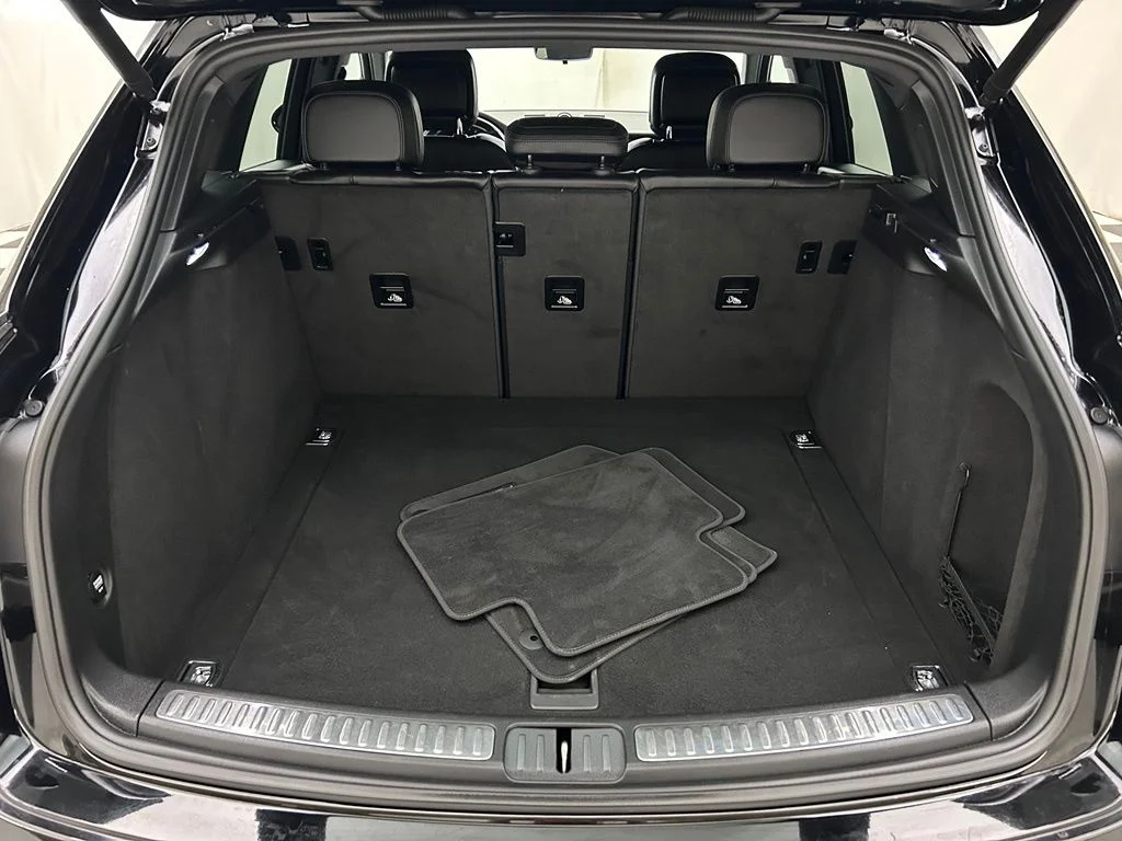 Used 2020 Black Porsche Base image 9