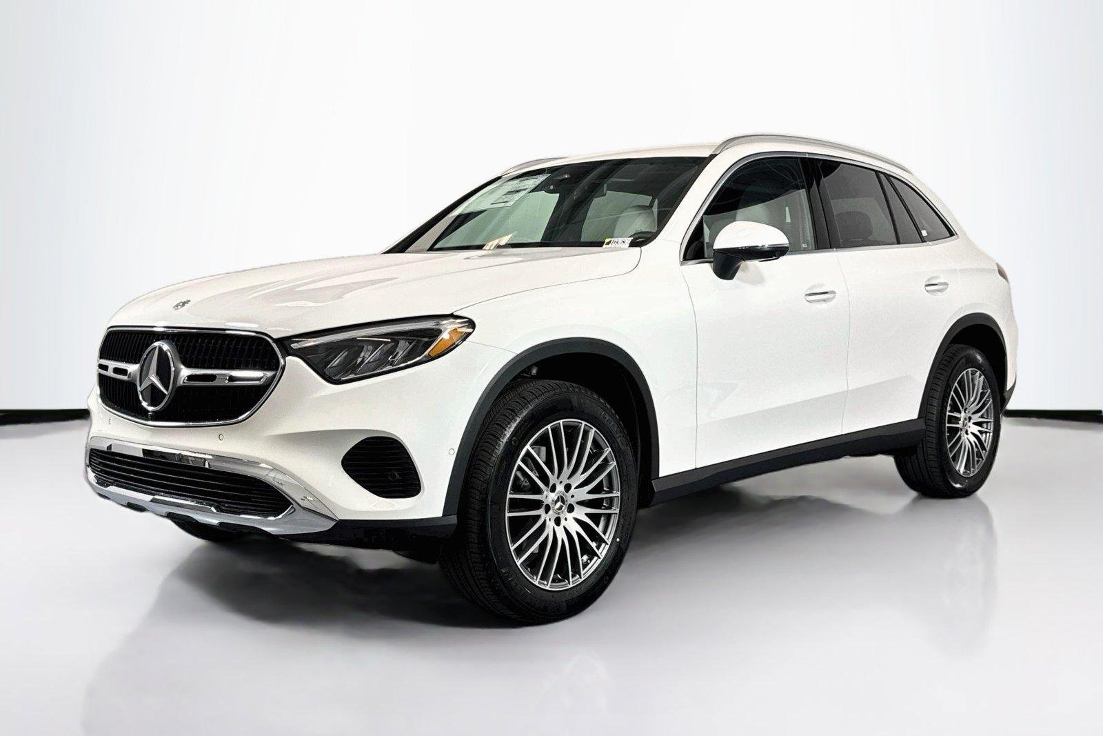 New 2026 Polar White Mercedes-Benz GLC 300 image 1