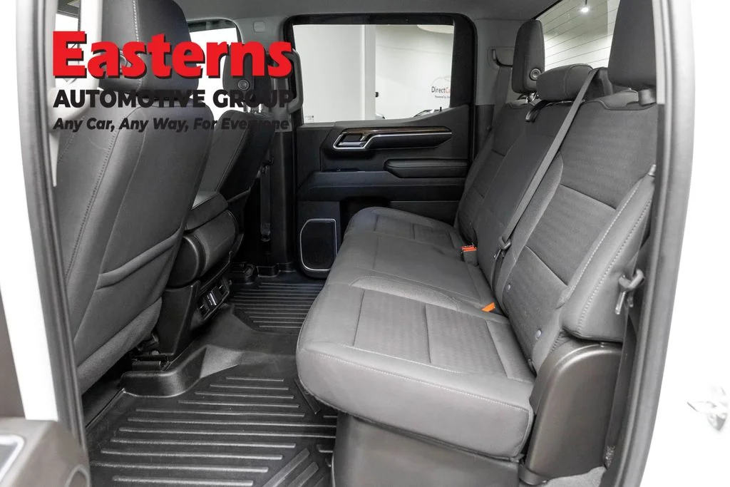 Used 2023 White Chevrolet LT image 22