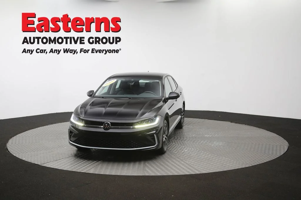 Used 2025 Black Volkswagen 1.5T SE image 52