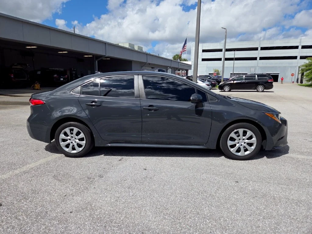 Used 2024  Toyota LE image 12