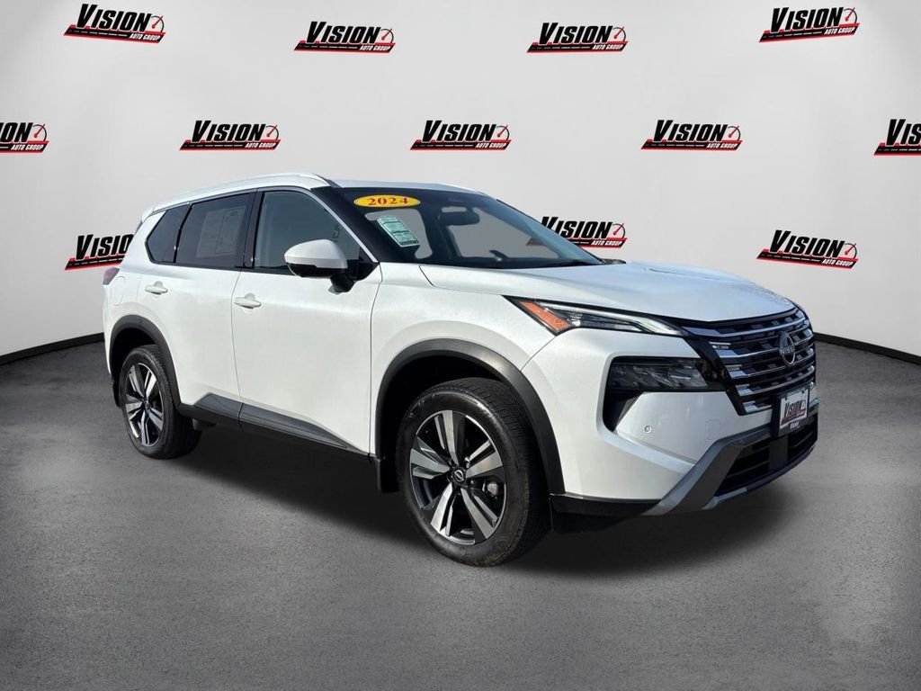 Used 2024 White Nissan SL image 3