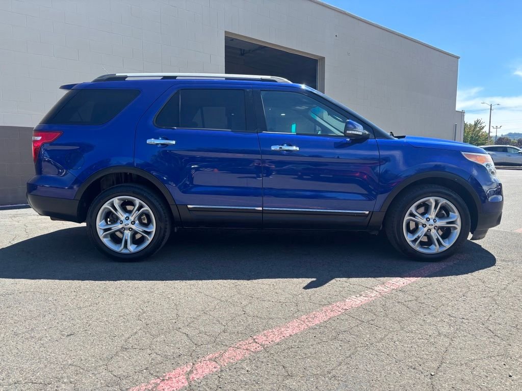 Used 2014 Blue Metallic Ford Limited image 3