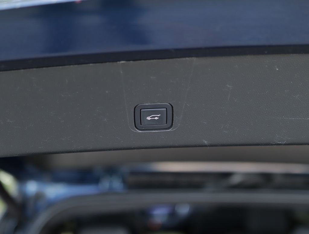 Used 2023 Northsky Blue Metallic Chevrolet LT Cloth image 29