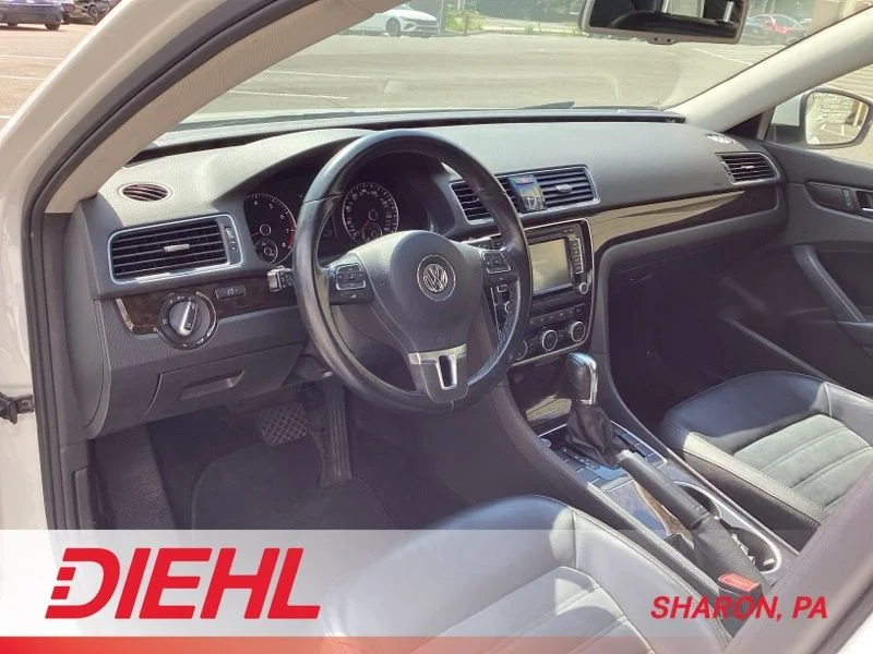 Used 2014 White Volkswagen SEL Premium image 10