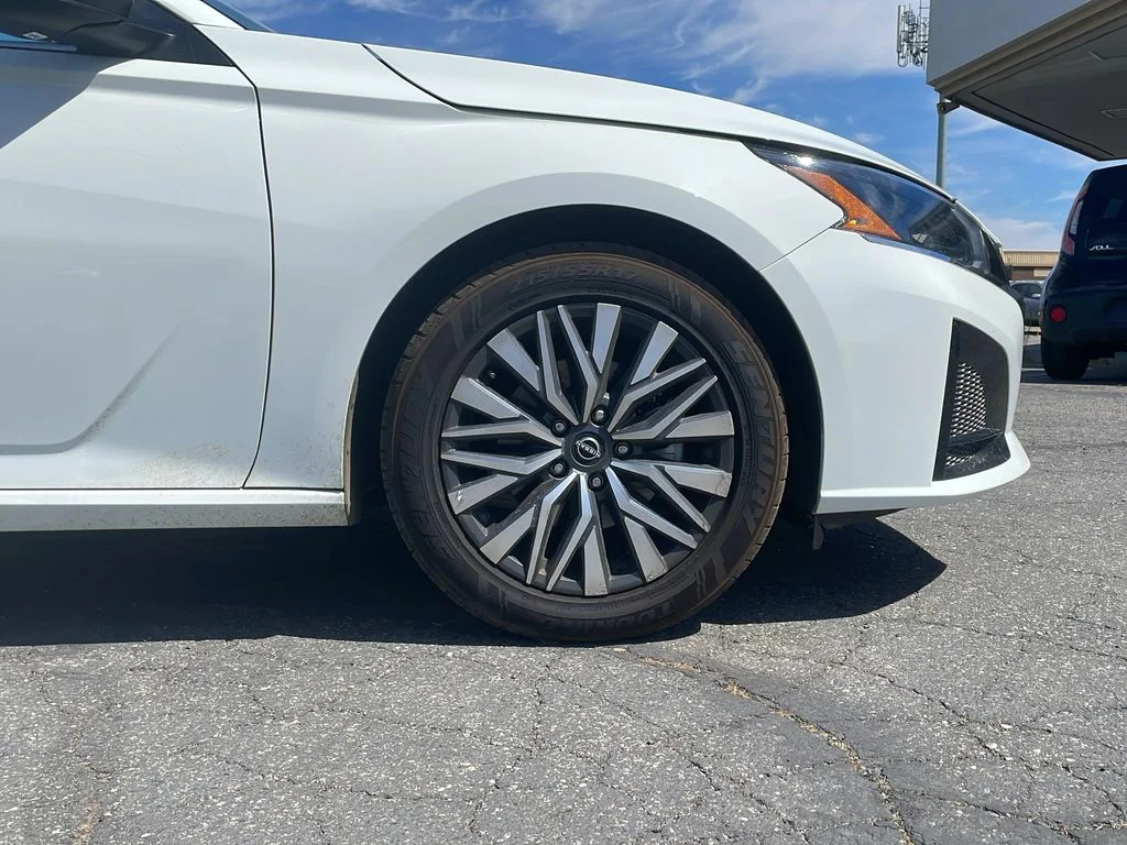 2025 Nissan Altima SV - Photo 24