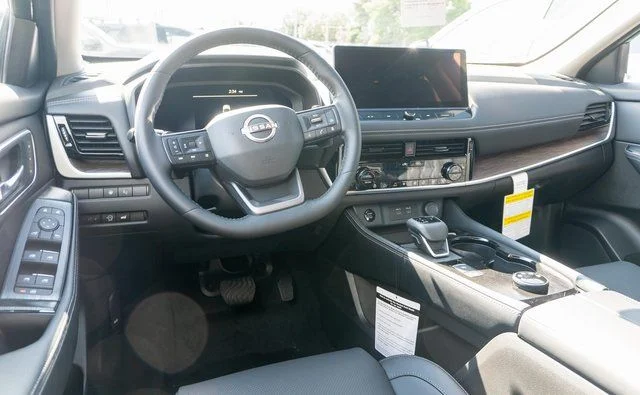 New 2026 Green Nissan Platinum image 9