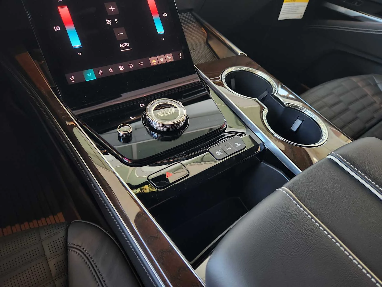 2026 Cadillac Escalade Platinum Sport - Photo 14