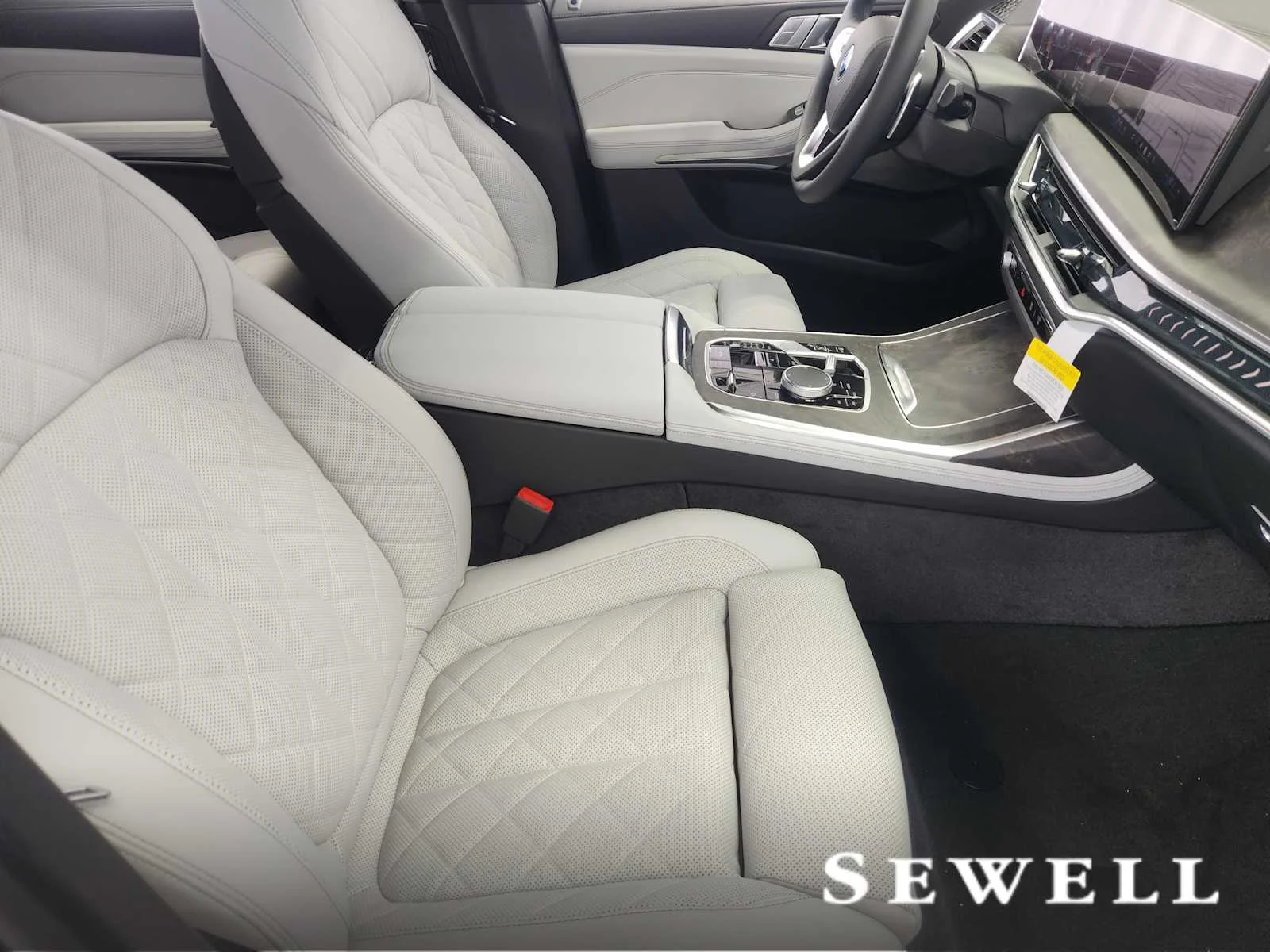 New 2026 Dravit Grey Metallic BMW xDrive40i image 5