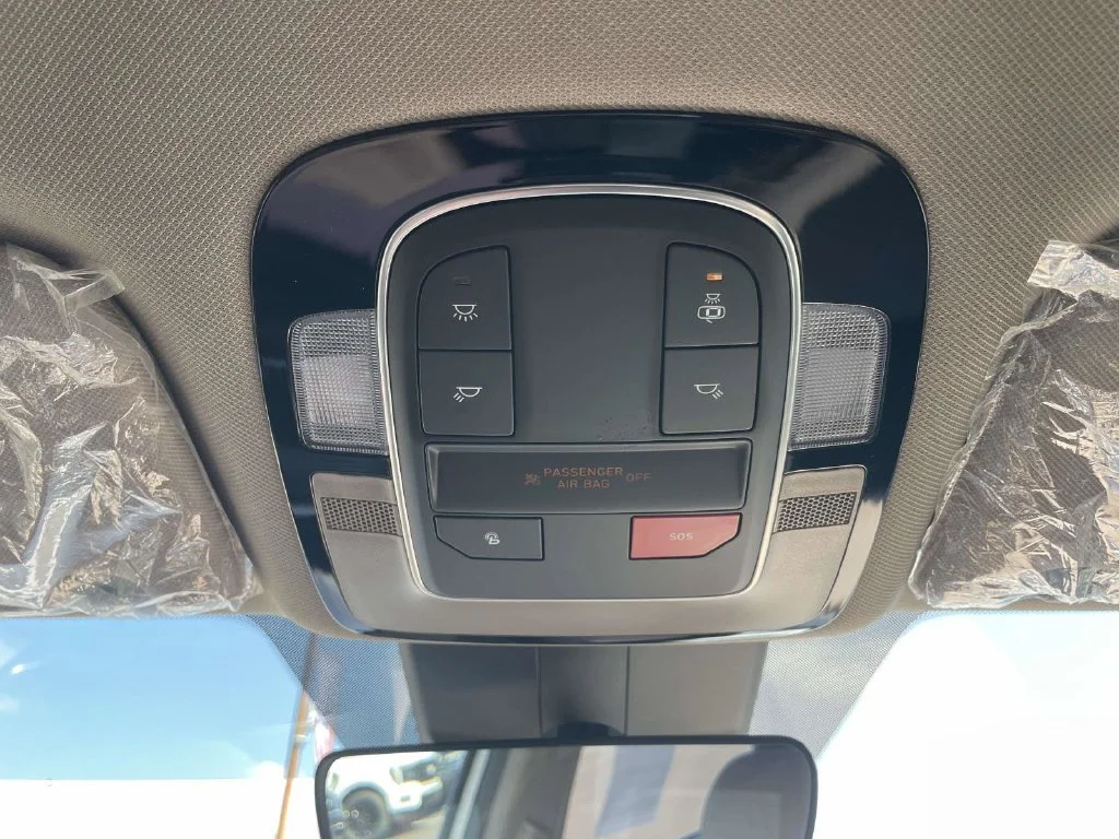 Certified Used 2023 White Hyundai SEL image 28