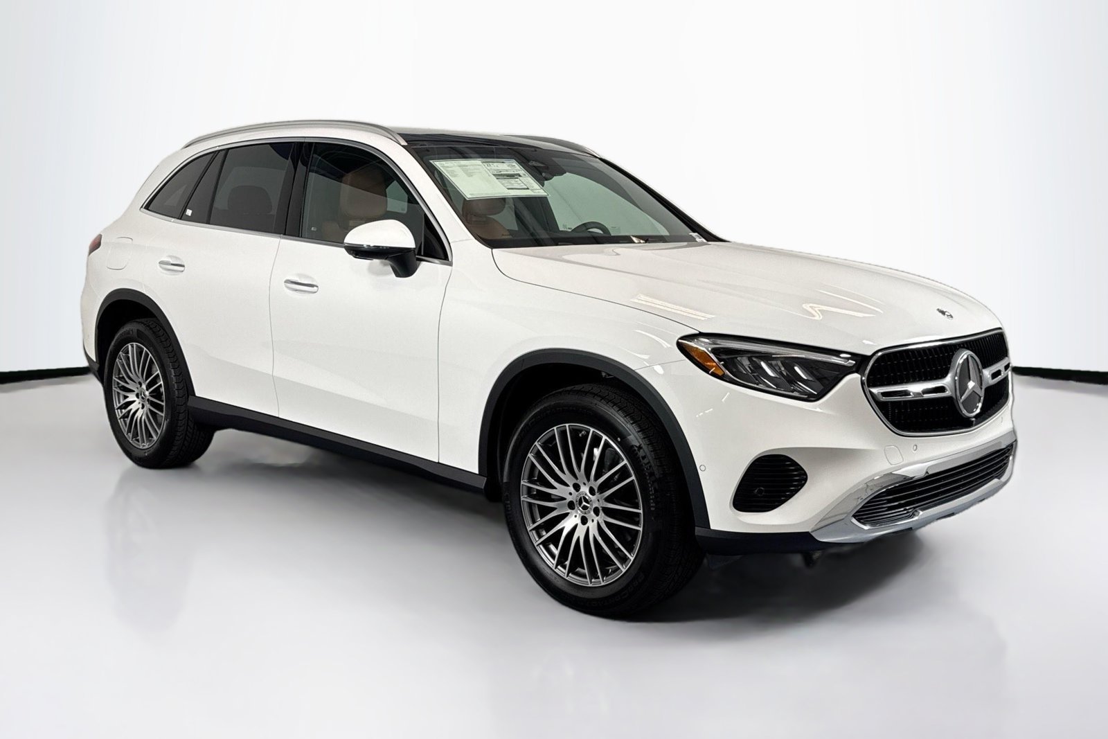 New 2026 Polar White Mercedes-Benz GLC 300 image 3