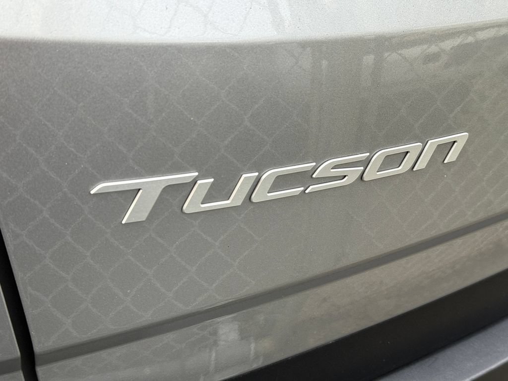 Used 2025 Silver Hyundai SEL image 7