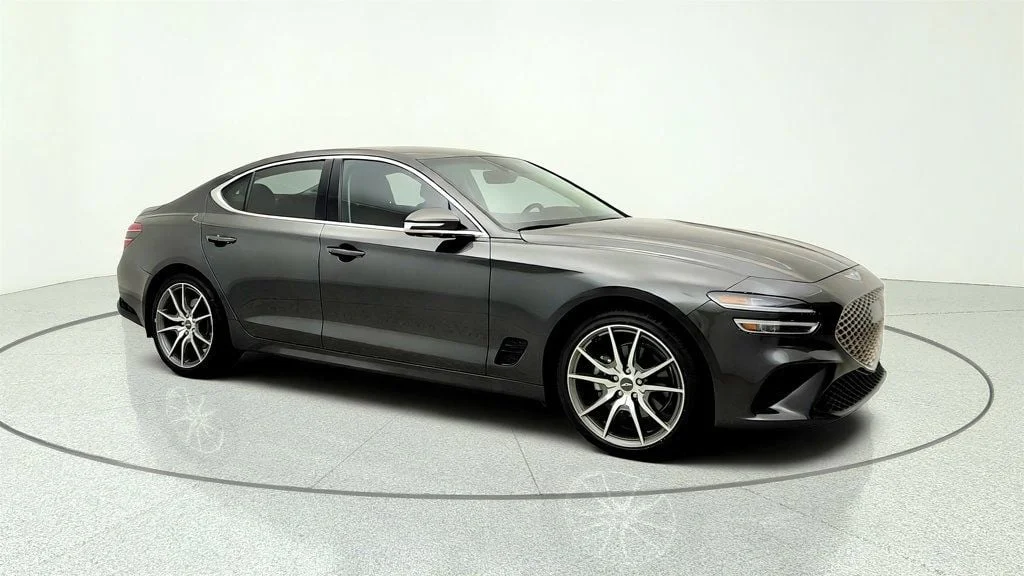 Used 2023 Makalu Gray Genesis 2.0T AWD image 3