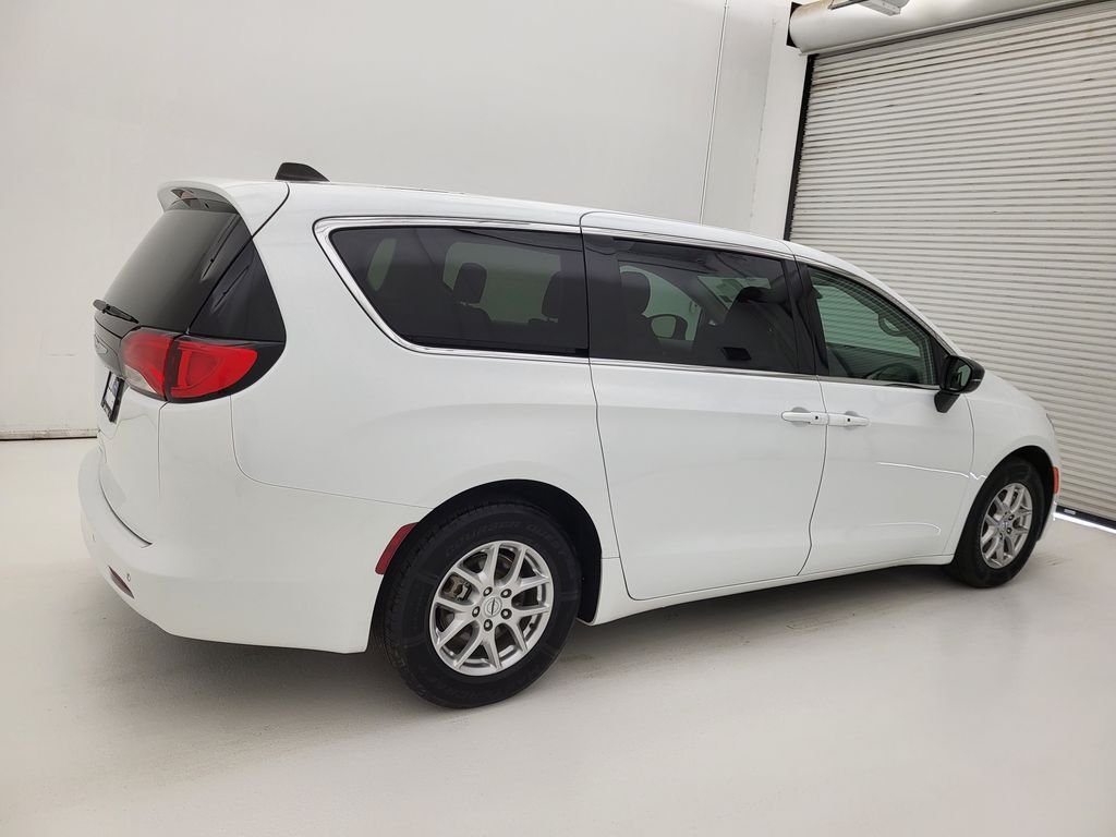 Used 2024 White Chrysler LX image 14